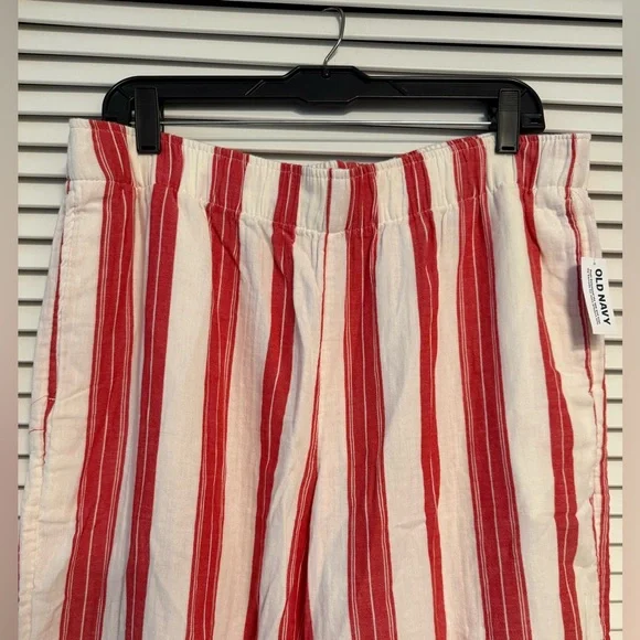 NWT Old Navy Red and White Striped Pants. Size L. - Picture 2 of 4